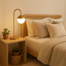 Abajur Curvado Dourado com Globo Sofisticado