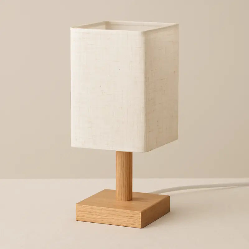 Luminária de Mesa para Quarto em Linho e Madeira Quadrada